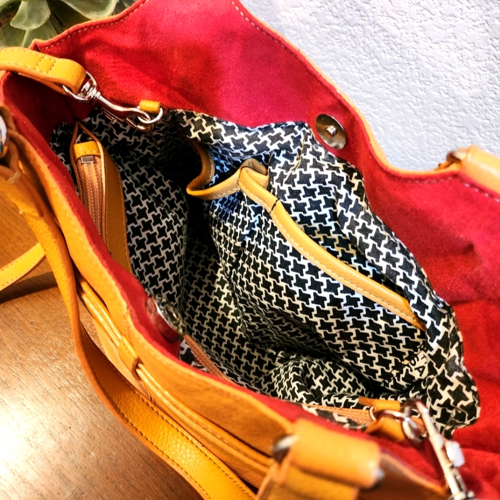 The Sak Tan Leather Shoulder Bag/Crossbody Bag - Picture 12 of 13